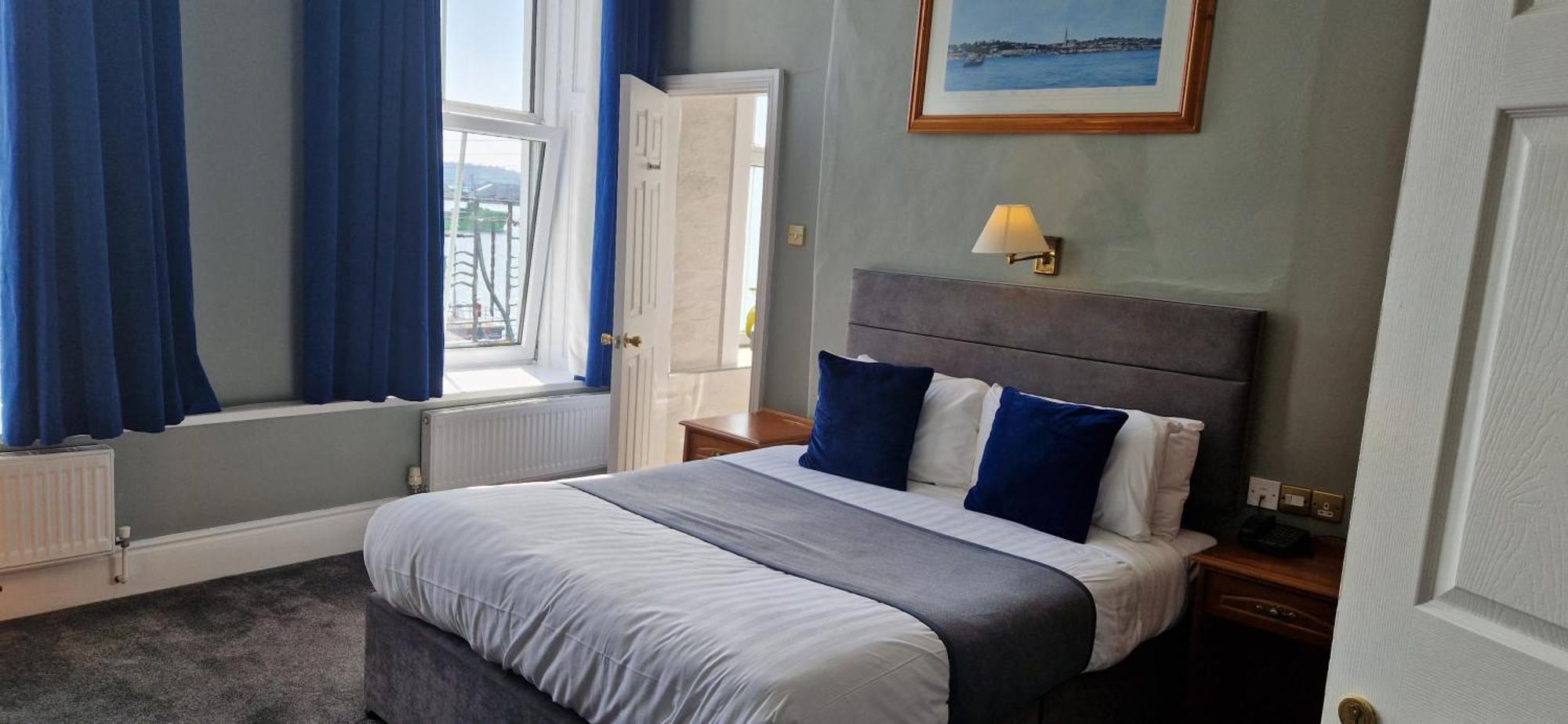Commodore Hotel Cobh Exterior foto